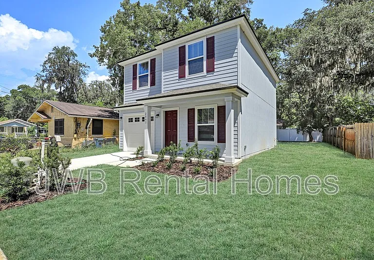2047 Prospect St — Photo 15