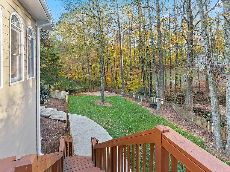495 Pine Bough Ct — Photo 8