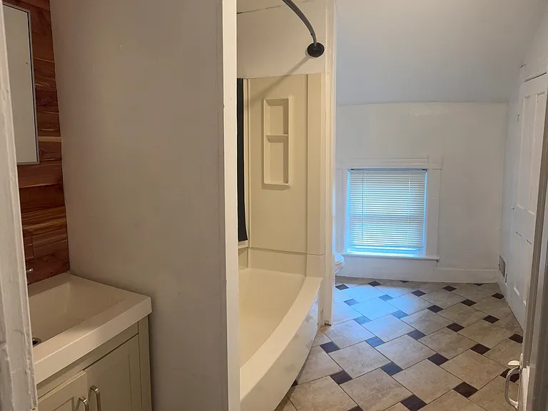 216 High St — Photo 8