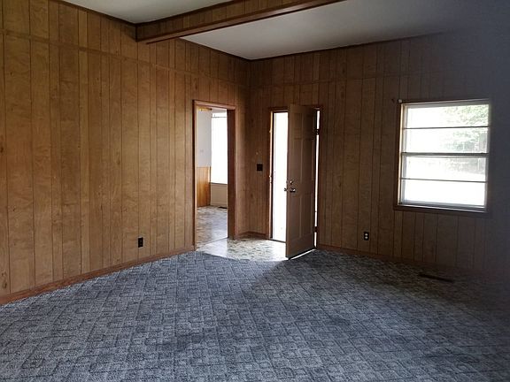 4th image of 109 S Montgomery St