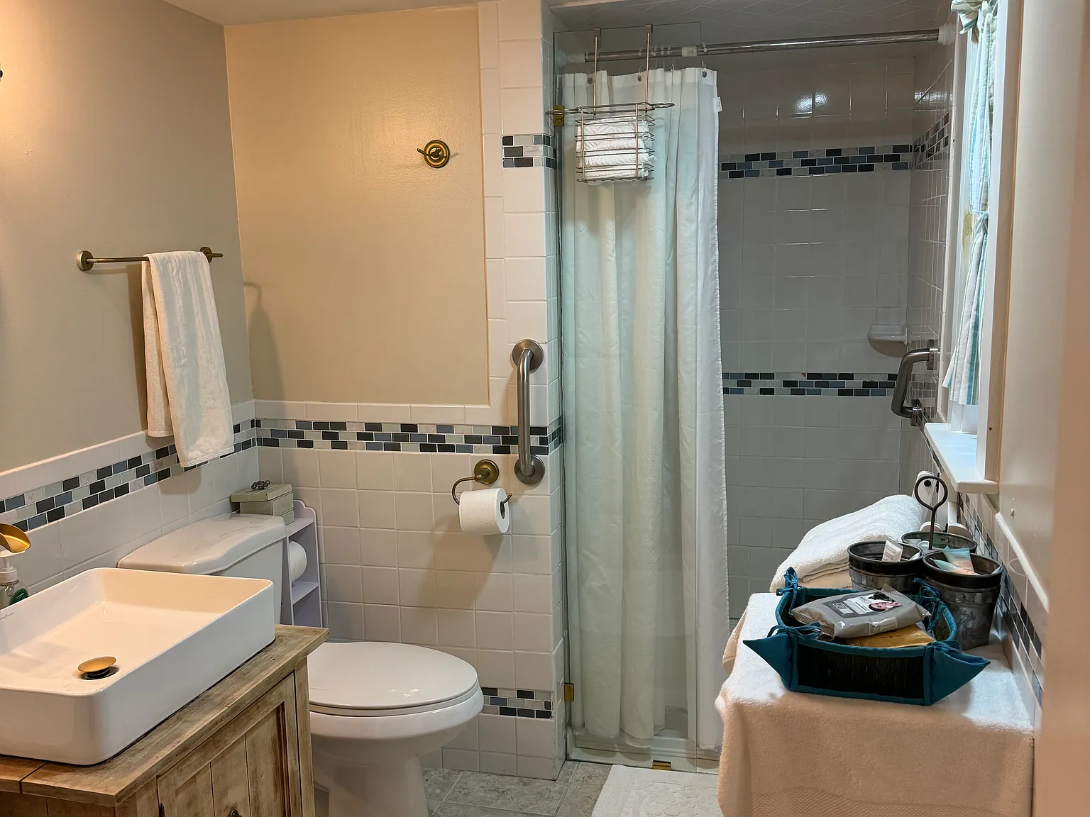 2 bed, 600 sqft, $2,700 — Photo 4