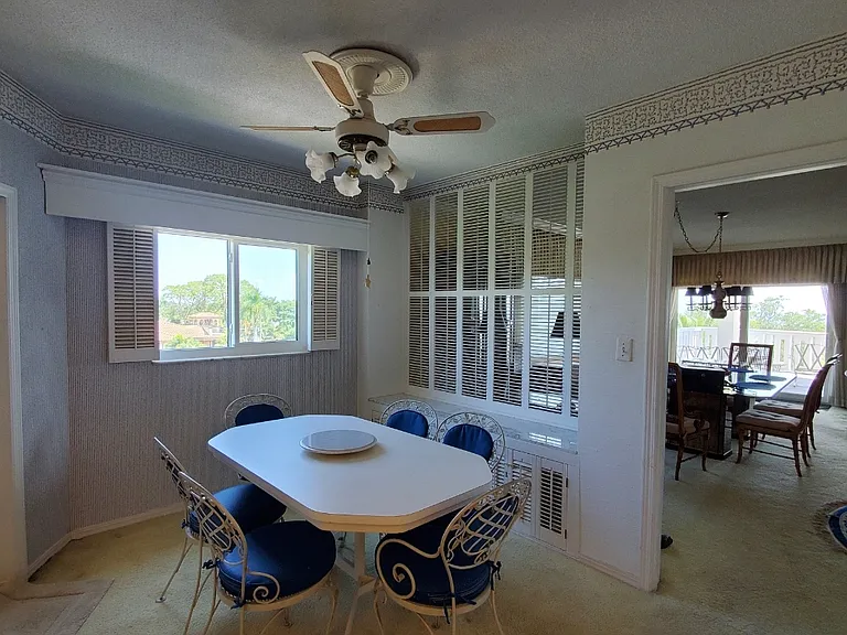 Breakfast room