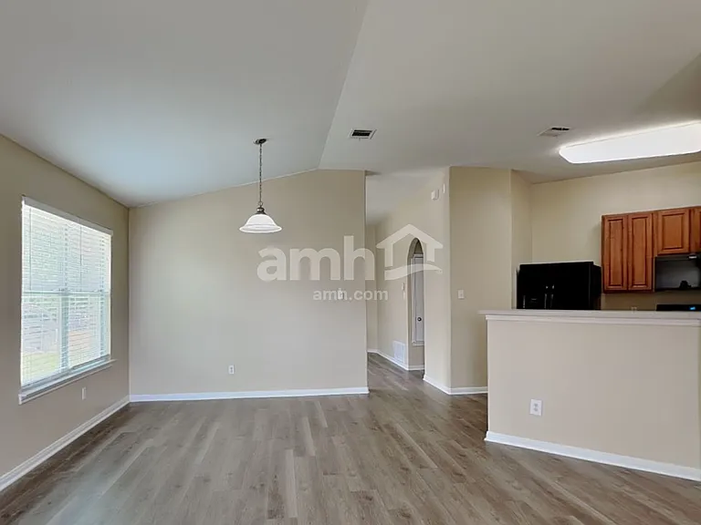 160 Bloomsbury Dr — Photo 4