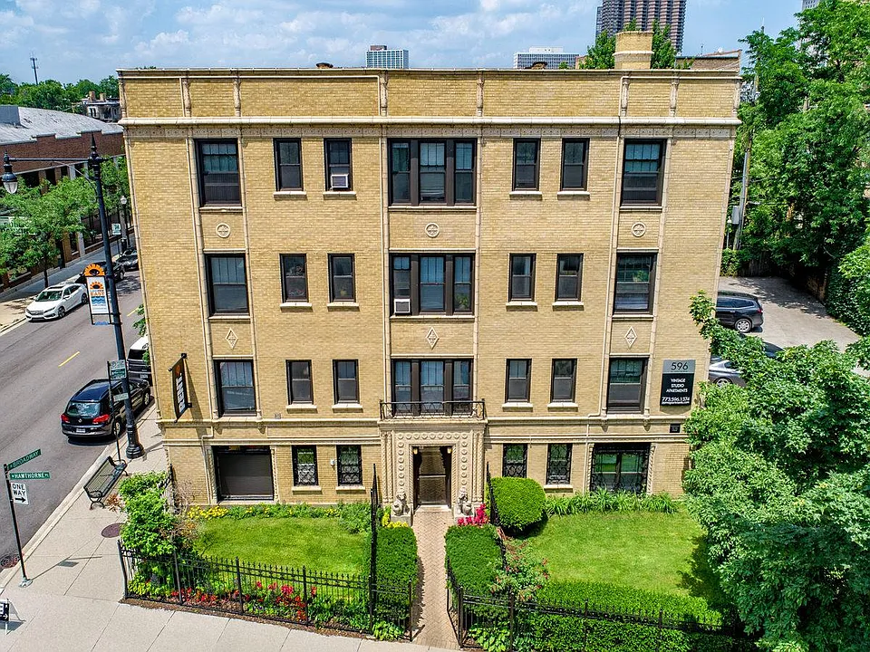 596 W. Hawthorne