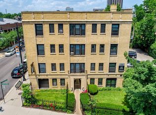 596 W. Hawthorne, Chicago, IL 60657