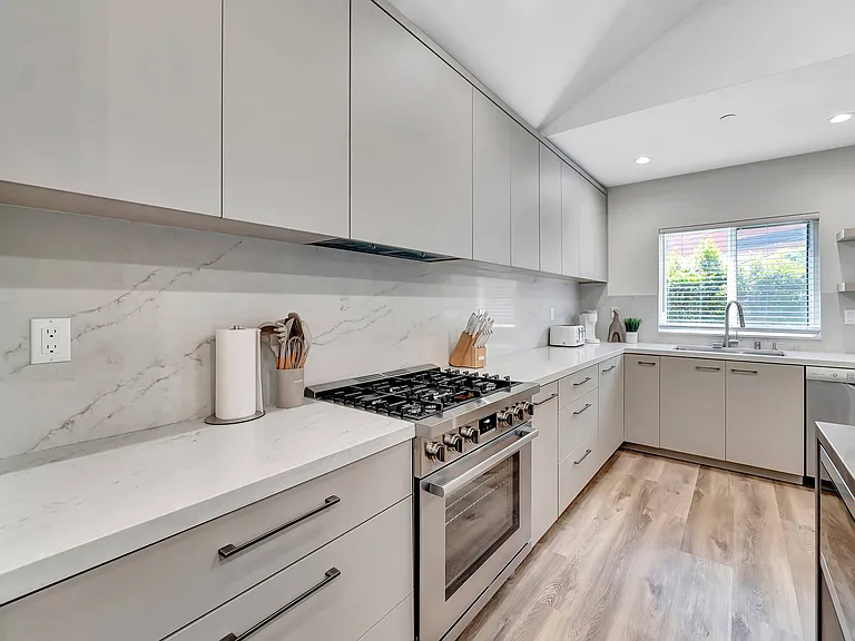 6747 Colgate Ave — Photo 27