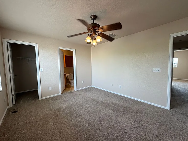392 Montgomery Dr — Photo 12