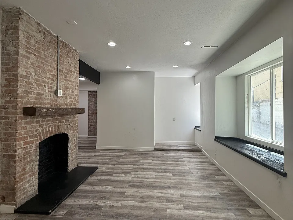 2557 Adams Ave #4