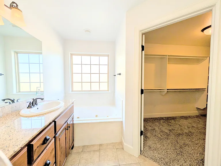2944 W Old Farmington Rd — Photo 24