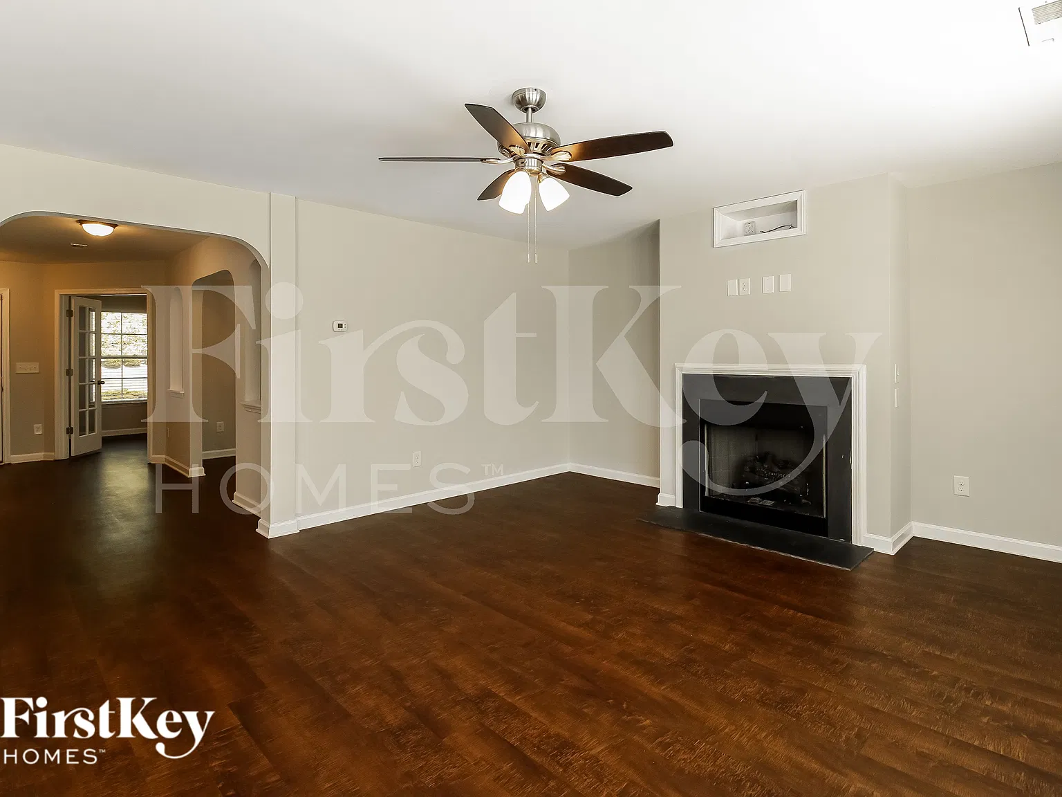 4 bed, 2.5 bath, 2678 sqft, $2,640 — Photo 2