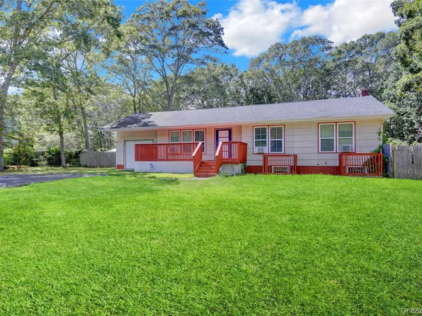 125 Grand Avenue, Shirley, NY 11967