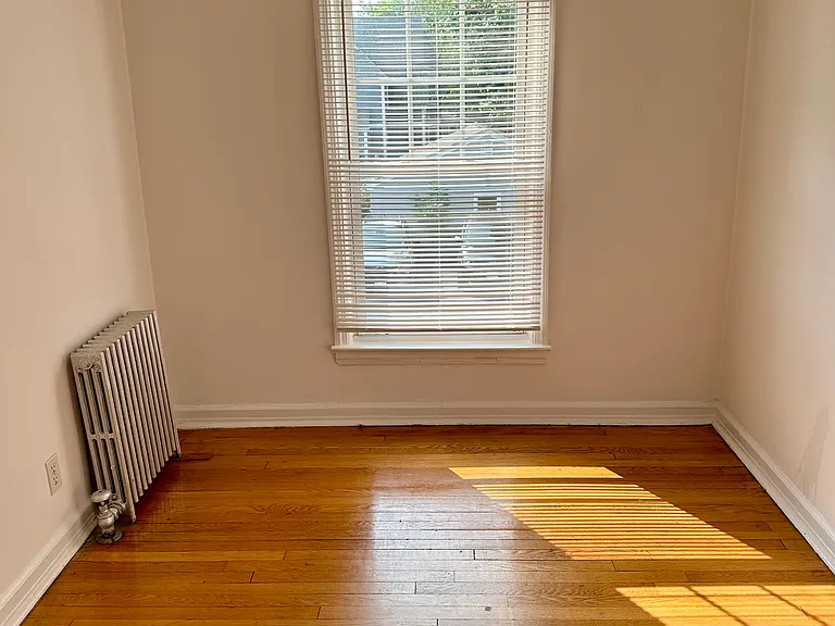 588 Franklin Ave #4 — Photo 7