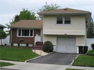 3927 Lawrence Rd, Seaford, NY 11783