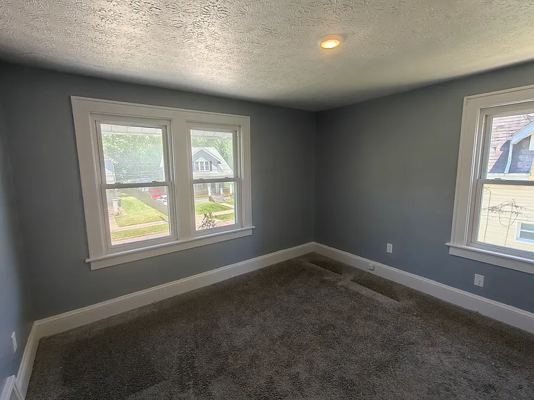 1024 Whittier Ave — Photo 20