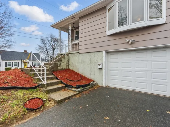 203 Crestwood St, Chicopee, MA 01020