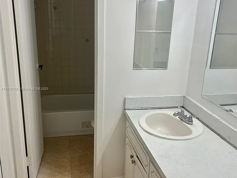1752 NW 55th Ave #102 — Photo 6