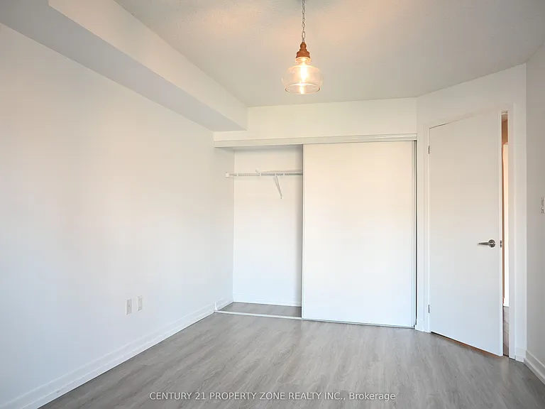 816 Lansdowne Ave #425 — Photo 17