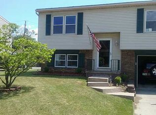 5918 Rounding River Ln, Toledo, OH 43611