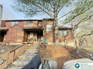 524 Wales Ct, Bushkill, PA 18324