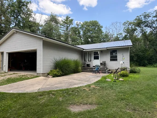 6474 Barberry Ave, Newaygo, MI 49337