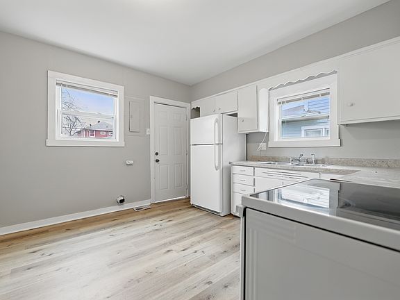5th image of 625 N Gladstone Ave