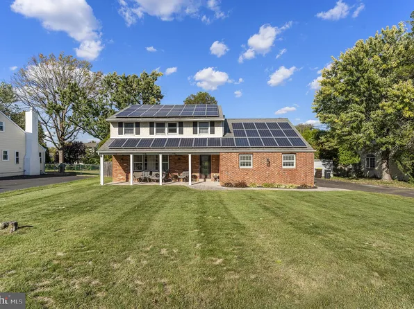 657 Serrill Dr, Hatboro, PA 19040