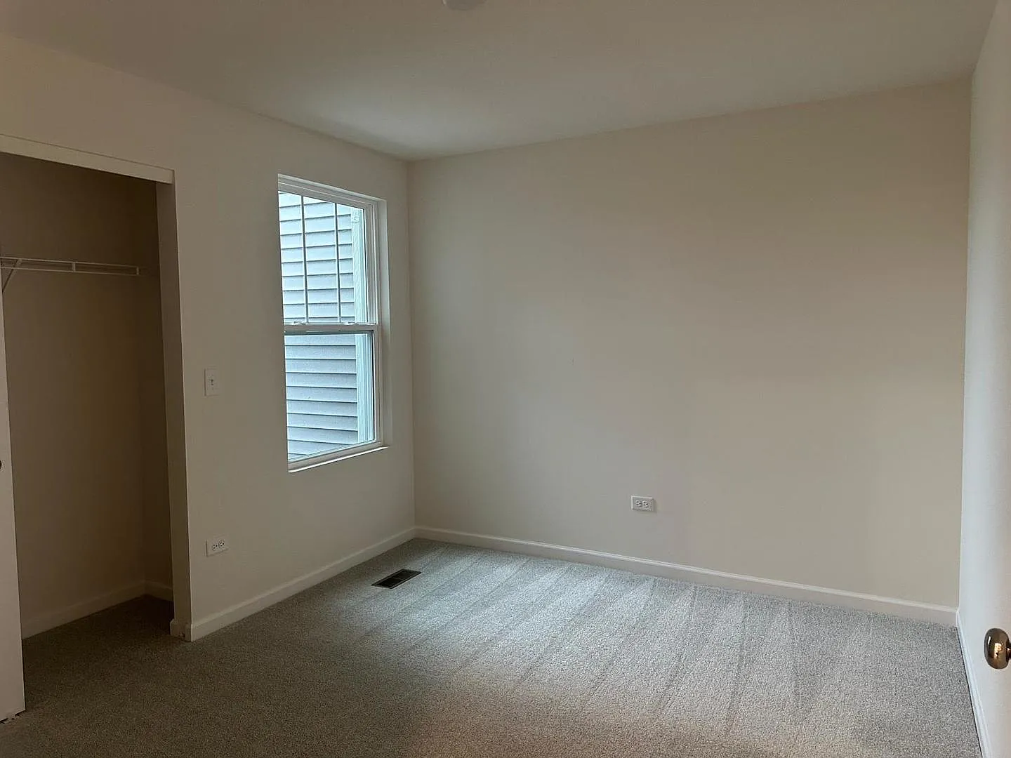 3 bed, 2.5 bath, 1883 sqft, $3,150 — Photo 4