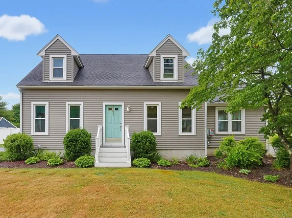 87 Messenger St, Plainville, MA 02762