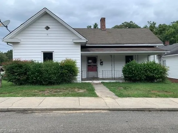 134 W Elm St, Mount Airy, NC 27030