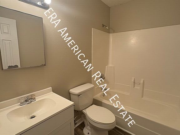 3rd image of 520 Landview Dr Unit D-u