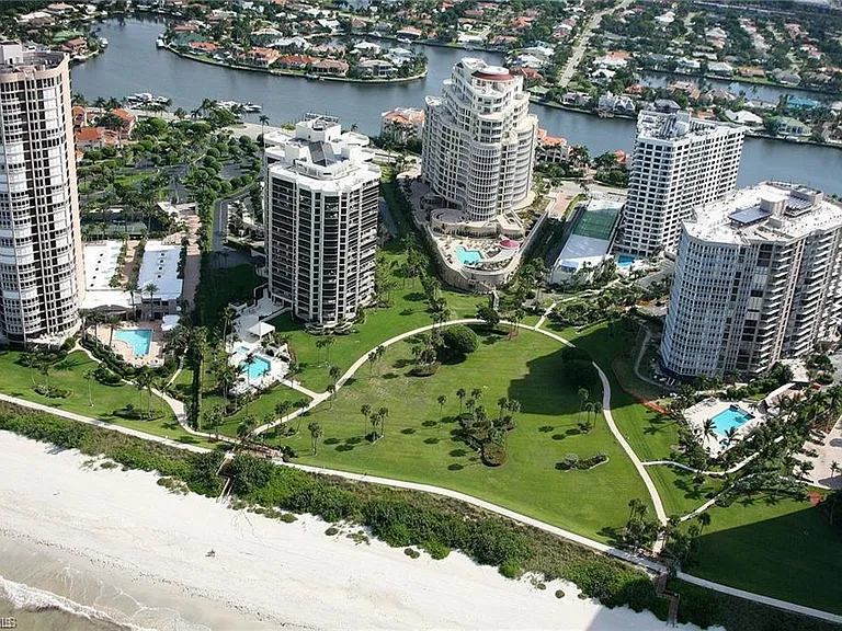 4551 Gulf Shore Blvd N #1001 — Photo 1