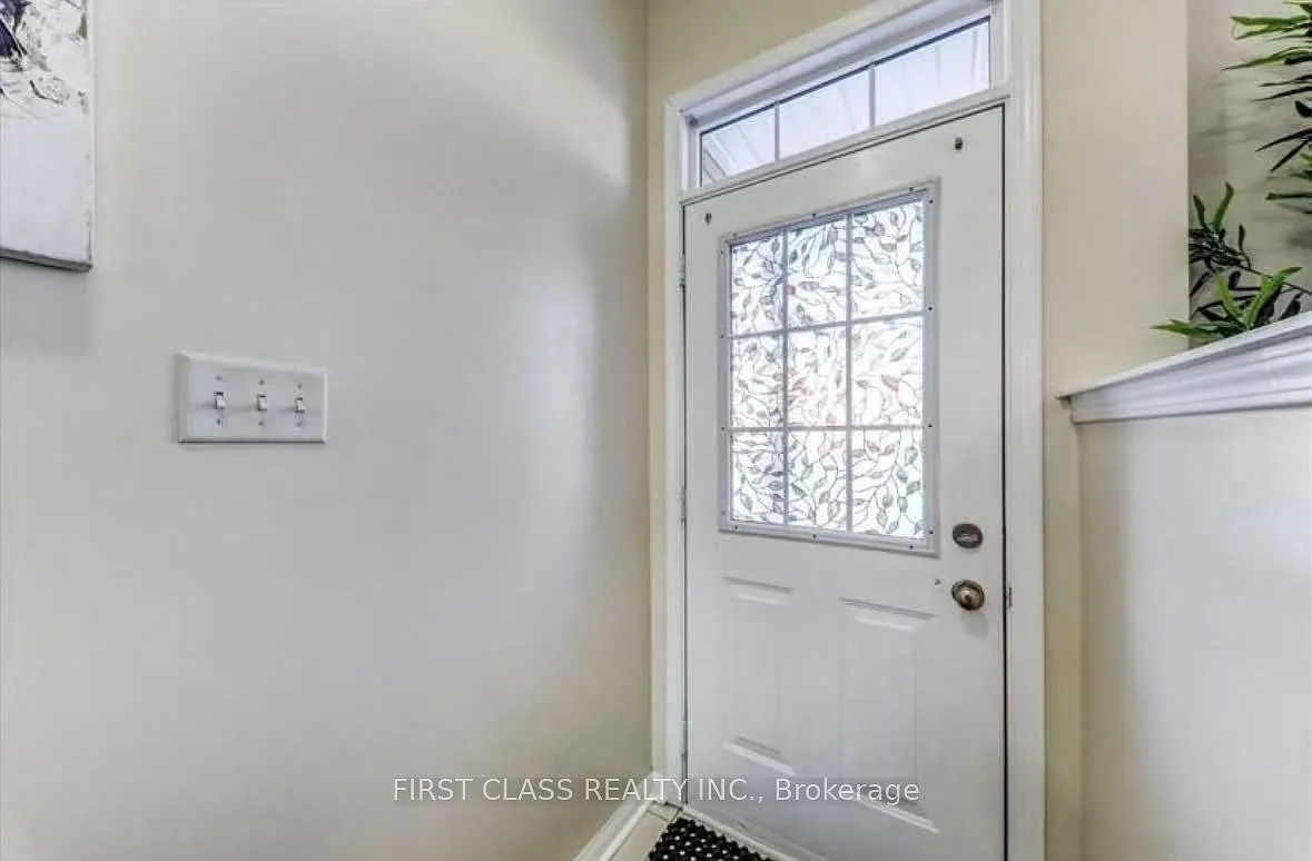 3 bed, $3,000 — Photo 3