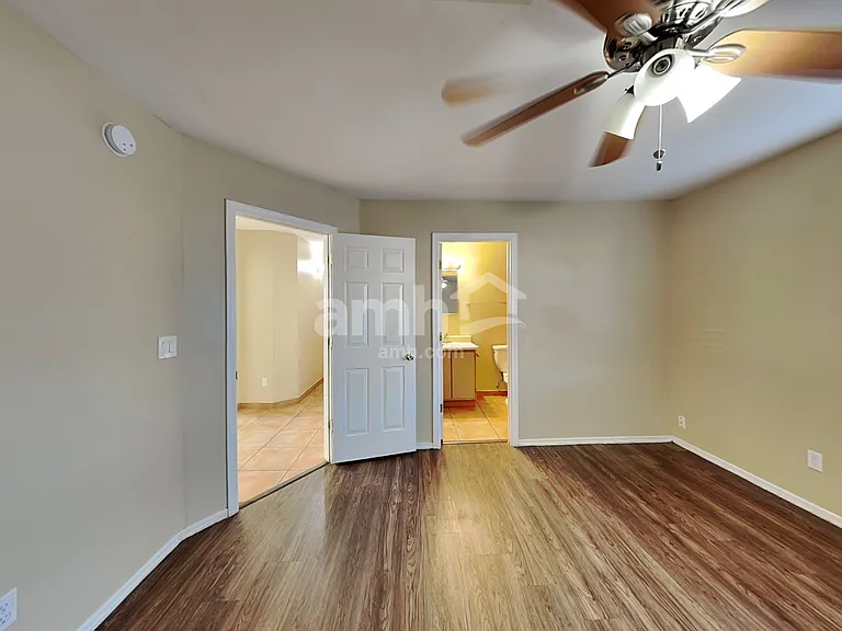 6449 S Iberia Ave — Photo 12