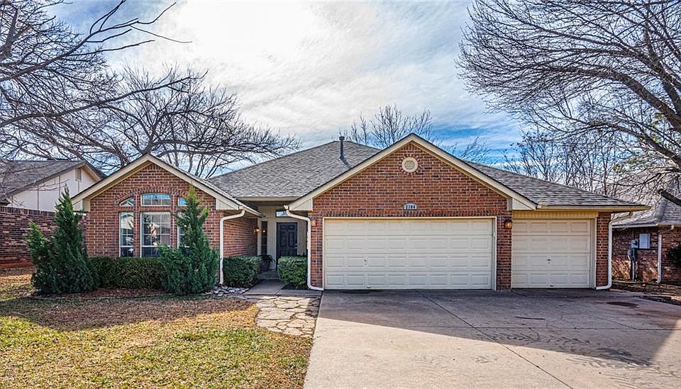 1st image of 2104 Sagewood Dr