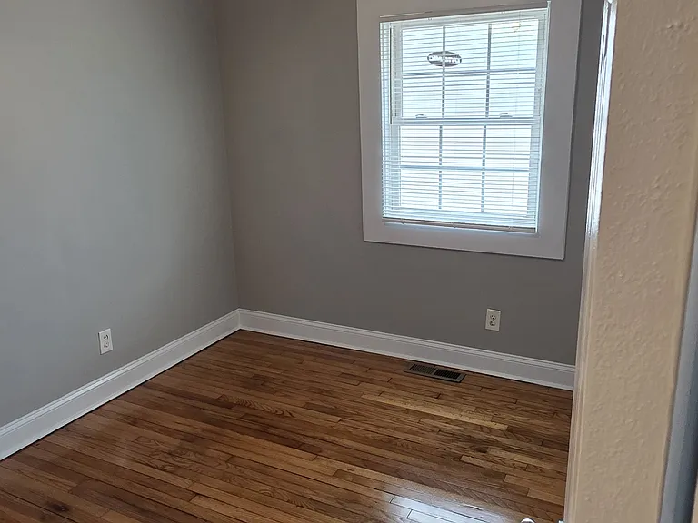 108 Woodgate Dr — Photo 7