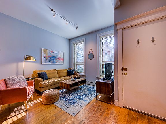 4th image of 1861 N Bissell St #1