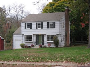 562 Fern St, West Hartford, CT 06107