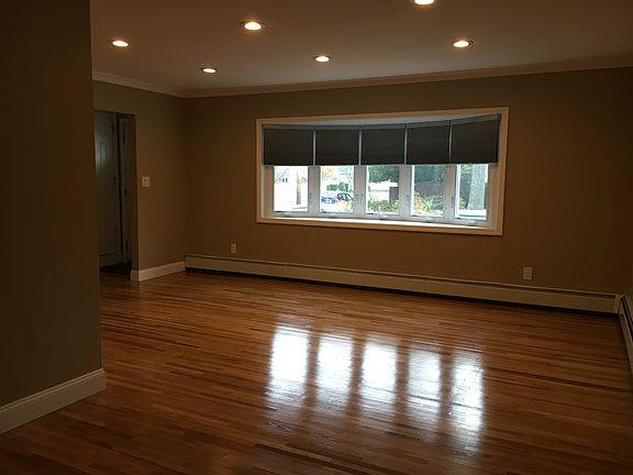 4th image of 175 N Hickory St