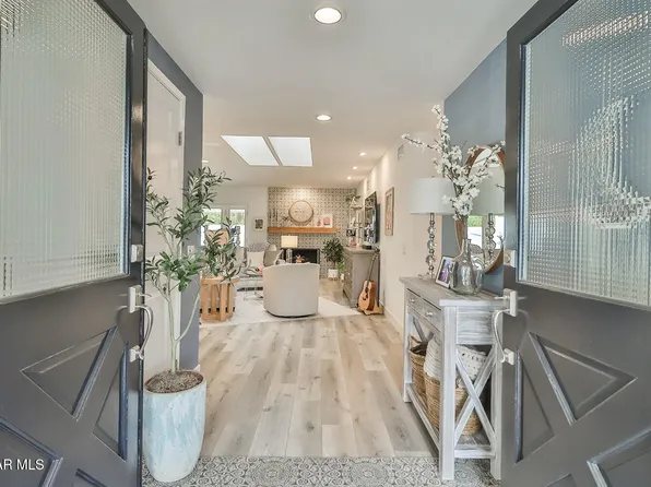 6456 Maplegrove St, Oak Park, CA 91377