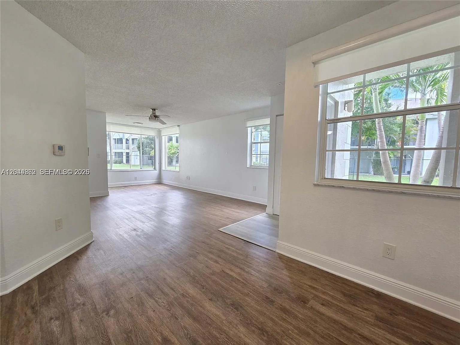Lakeview Club Condo — Photo 3