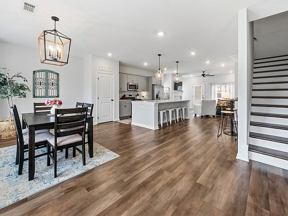 4th image of 560 Waterpoint Way