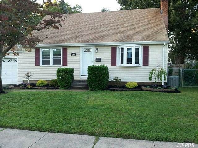 1st image of 253 N Elm St