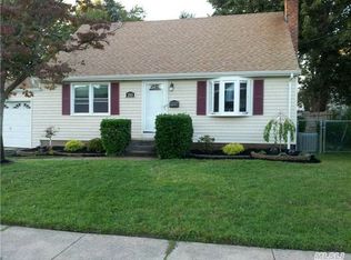 253 N Elm St, Massapequa, NY 11758