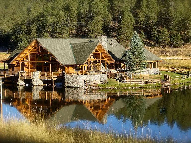 Studio Apartment is close to Evergreen Lake.