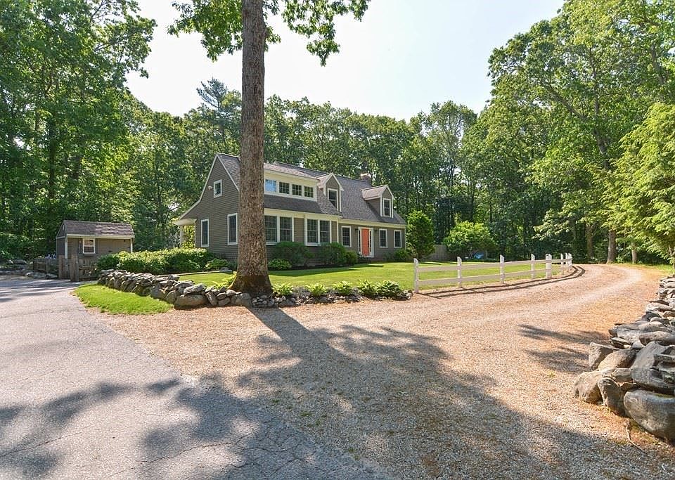 1st image of 11 Crowe Farm Ln