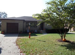 316 Shooting Park Rd, Peru, IL 61354