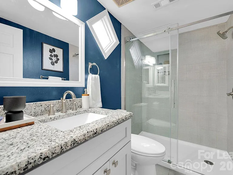 300 S Cedar St #2 — Photo 10