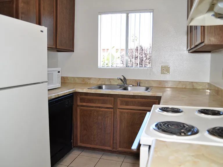 Ashwood Apartments — Photo 7