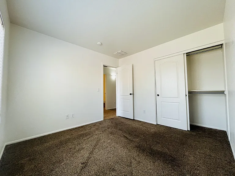 8202 S 47th Ave — Photo 27