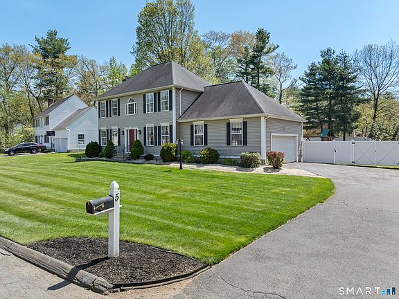 2nd image of 5 Ice Pond Rd